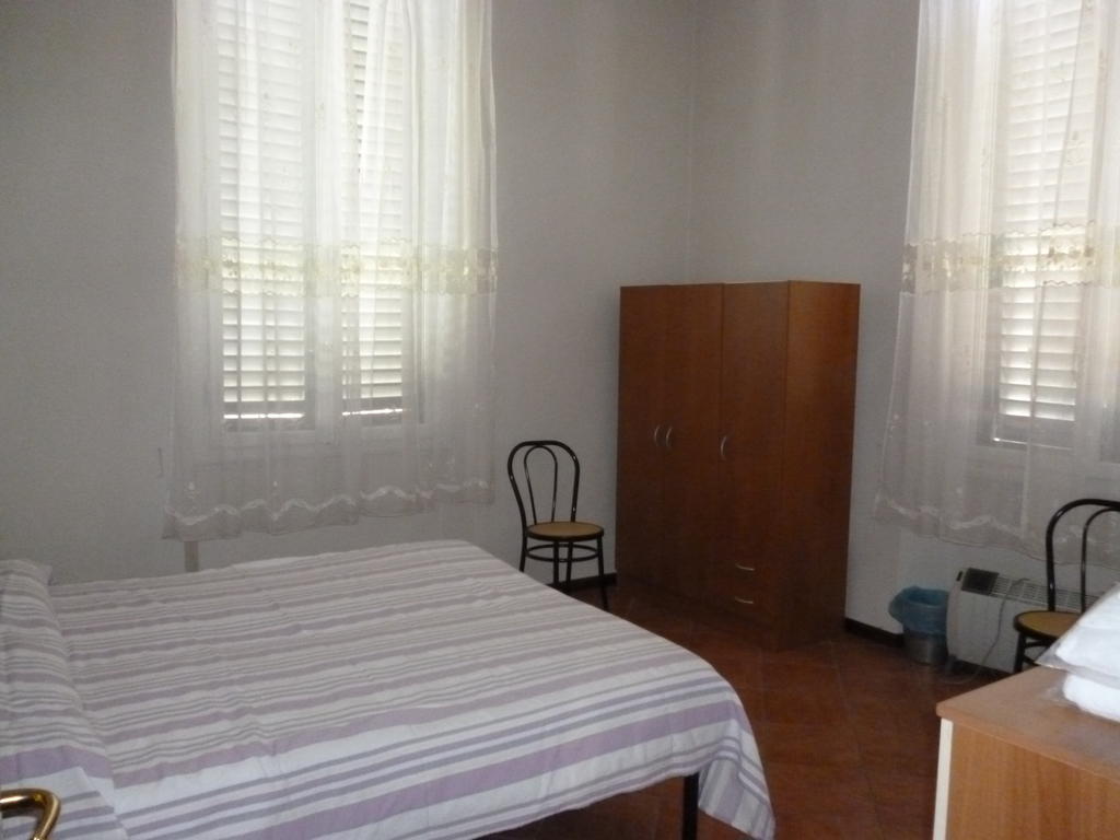 27 Aprile Hotel Firenze Szoba fotó