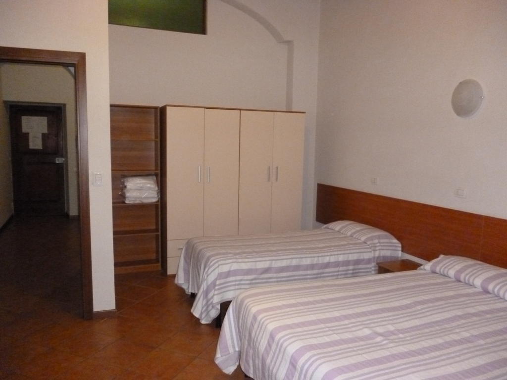27 Aprile Hotel Firenze Szoba fotó